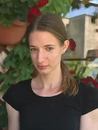 Holló Anna