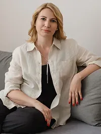 Dániel Dóra