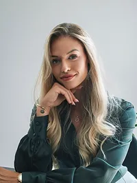Karvalics Eszter