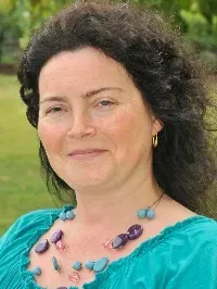 dr. Kis Médea