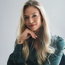 Karvalics Eszter