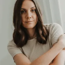Radnóti Eszter