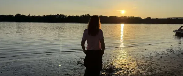 Önfeladástól az önazonosságig